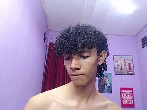 Snapshot of bigcock_twinks chatting on 02-27-26, 11:27 bigcock twinks online show from 02-27-26, 11:27