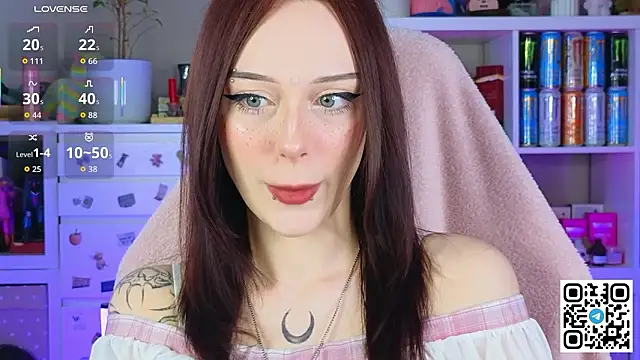 Snapshot of amyfallinlove chatting on 02-11-26, 10:20 amyfallinlove online show from 02-11-26, 10:20