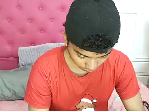 Snapshot of philipsex28 chatting on 02-20-26, 02:08 philipsex28 online show from 02-20-26, 02:08