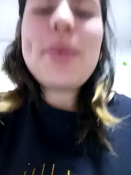 Snapshot of Kennya_Rodriguez chatting on 03-11-25, 11:33 Kennya Rodriguez online show from 03-11-25, 11:33