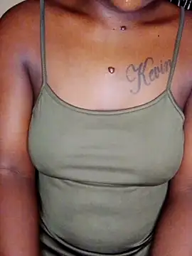 Snapshot of Lelizy chatting on 03-04-26, 04:07 Lelizy online show from 03-04-26, 04:07