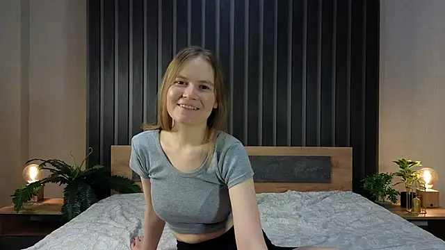 Snapshot of CleliaRostek chatting on 02-12-26, 09:37 CleliaRostek online show from 02-12-26, 09:37