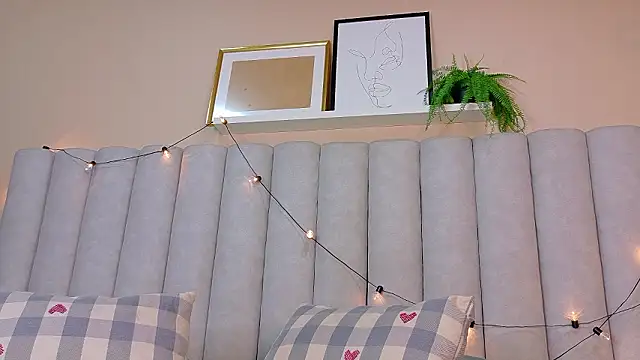 Snapshot of EmmaLou__ chatting on 02-12-26, 04:18 EmmaLou online show from 02-12-26, 04:18