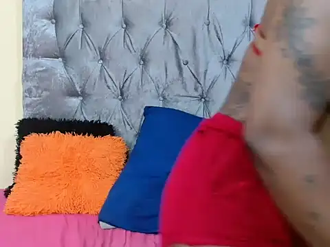 Snapshot of Lavendaxxx chatting on 02-04-26, 01:11 Lavendaxxx online show from 02-04-26, 01:11