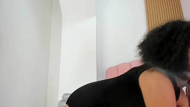 Snapshot of lara_spaark chatting on 02-24-26, 07:23 lara spaark online show from 02-24-26, 07:23