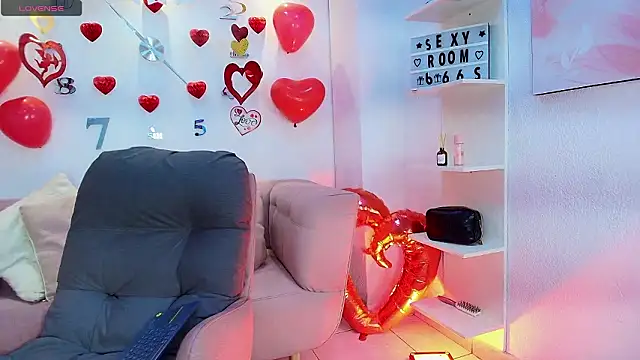 Snapshot of Luna_Millers chatting on 02-22-26, 12:58 Luna Millers online show from 02-22-26, 12:58