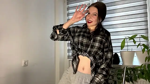 Snapshot of Sarahsolara chatting on 02-18-26, 02:02 Sarahsolara online show from 02-18-26, 02:02