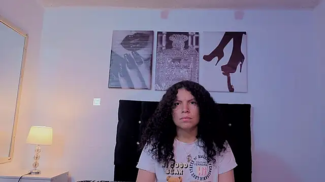 Snapshot of Zoe-yanin chatting on 02-21-26, 06:53 Zoe-yanin online show from 02-21-26, 06:53