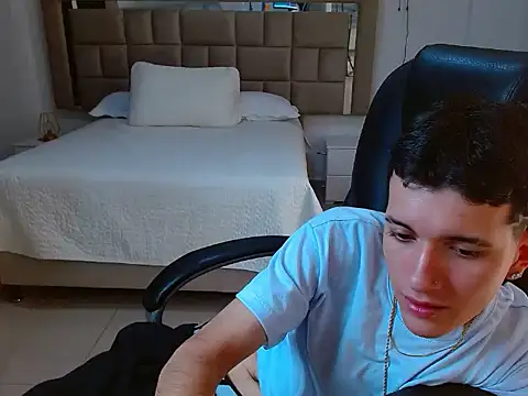 eroboyxox online show from 02-17-26, 08:48