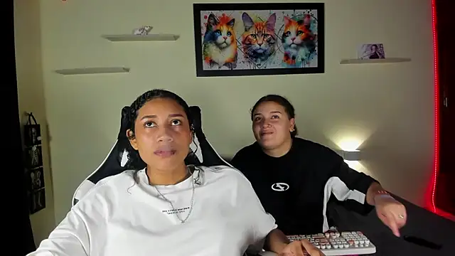 Snapshot of meredit_cris23 chatting on 03-04-26, 05:13 meredit cris23 online show from 03-04-26, 05:13