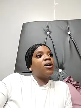 Snapshot of FlameZee chatting on 02-16-26, 10:33 FlameZee online show from 02-16-26, 10:33