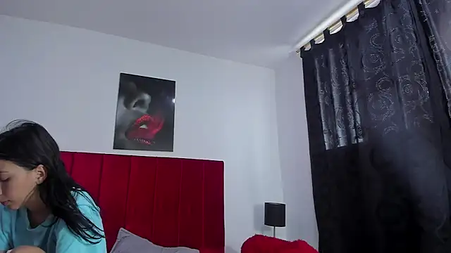 Snapshot of ThiagoKarla chatting on 02-18-26, 06:15 ThiagoKarla online show from 02-18-26, 06:15