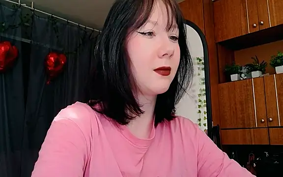 Snapshot of marty_bree chatting on 03-15-26, 12:33 marty bree online show from 03-15-26, 12:33