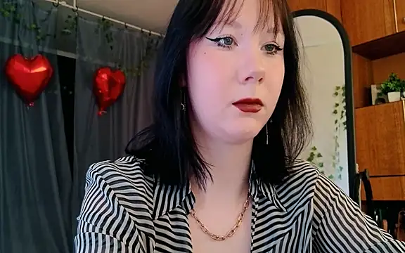 Snapshot of marty_bree chatting on 03-25-26, 01:06 marty bree online show from 03-25-26, 01:06