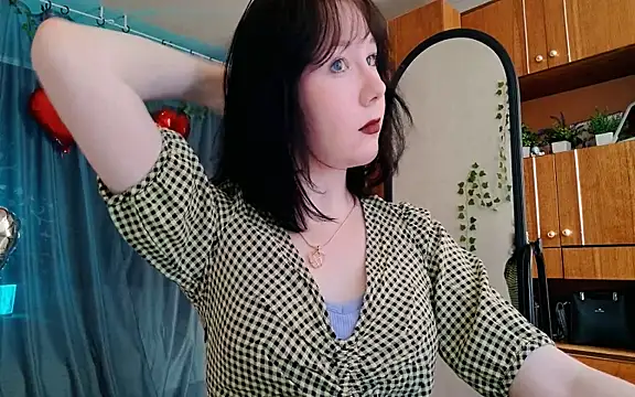 Snapshot of marty_bree chatting on 03-26-26, 01:28 marty bree online show from 03-26-26, 01:28