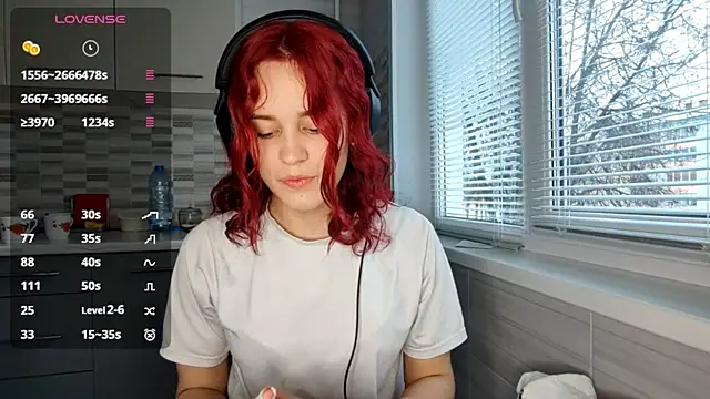 Snapshot of CalandraRolon chatting on 02-15-26, 02:03 CalandraRolon online show from 02-15-26, 02:03