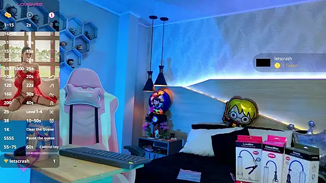 Snapshot of kylliefox_ chatting on 10-30-25, 01:34 kylliefox online show from 10-30-25, 01:34