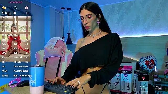 Snapshot of kylliefox_ chatting on 11-06-25, 01:23 kylliefox online show from 11-06-25, 01:23