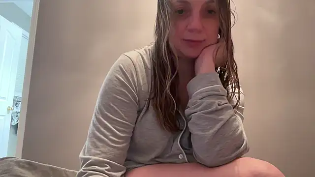 Snapshot of ShyFlameLive chatting on 02-14-26, 10:50 ShyFlameLive online show from 02-14-26, 10:50