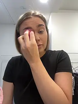 Snapshot of MonicaWestt chatting on 02-12-26, 07:03 MonicaWestt online show from 02-12-26, 07:03