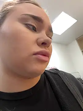 Snapshot of MonicaWestt chatting on 02-13-26, 07:04 MonicaWestt online show from 02-13-26, 07:04