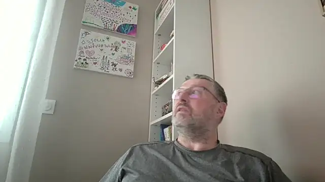 doudou310 online show from 02-03-26, 08:19