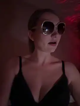 hottogetherNL online show from 02-19-26, 08:49