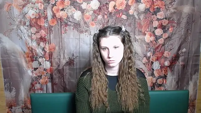 Snapshot of LilianaShine chatting on 02-01-26, 11:53 LilianaShine online show from 02-01-26, 11:53