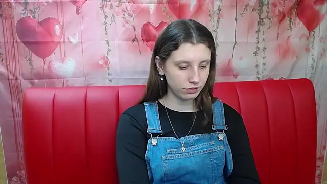 Snapshot of LilianaShine chatting on 02-26-26, 06:12 LilianaShine online show from 02-26-26, 06:12