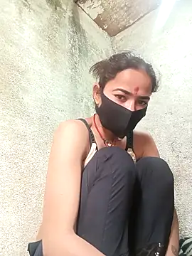 Snapshot of Sunali_Bendre chatting on 02-22-26, 03:07 Sunali Bendre online show from 02-22-26, 03:07