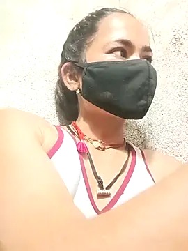 Sunali Bendre online show from 04-01-26, 01:12