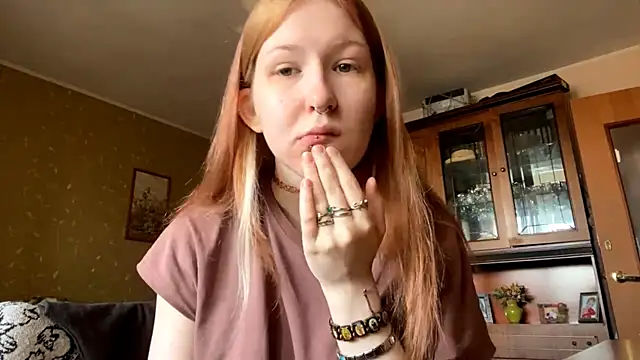 Snapshot of LaureenVielma chatting on 03-18-26, 08:06 LaureenVielma online show from 03-18-26, 08:06