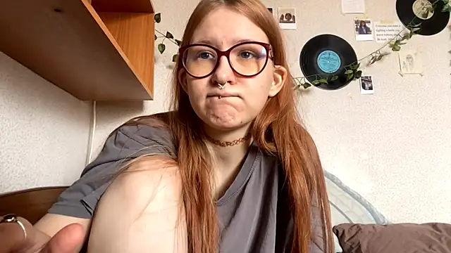 Snapshot of LaureenVielma chatting on 03-21-26, 08:19 LaureenVielma online show from 03-21-26, 08:19