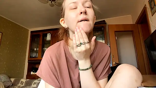 Snapshot of LaureenVielma chatting on 04-16-26, 09:10 LaureenVielma online show from 04-16-26, 09:10