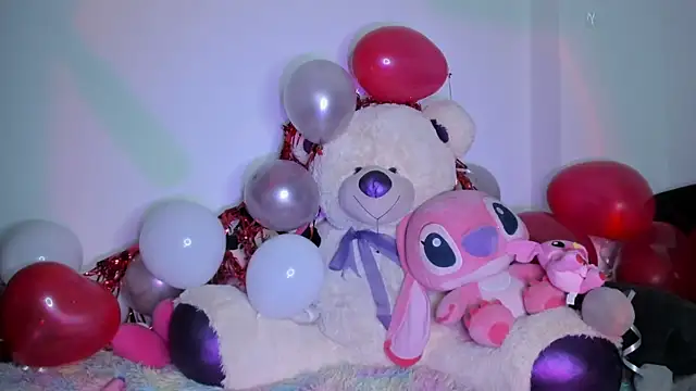 Snapshot of Kylievoos chatting on 02-19-26, 01:23 Kylievoos online show from 02-19-26, 01:23