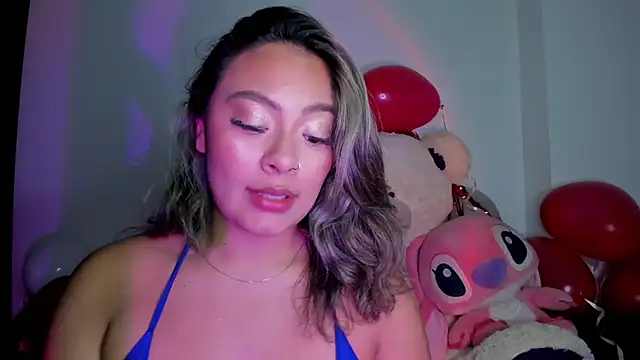 Snapshot of Kylievoos chatting on 02-21-26, 01:39 Kylievoos online show from 02-21-26, 01:39