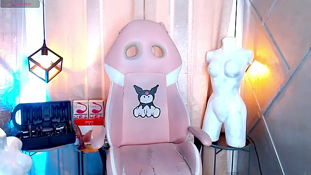 Snapshot of Walkers05 chatting on 04-02-26, 05:43 Walkers05 online show from 04-02-26, 05:43