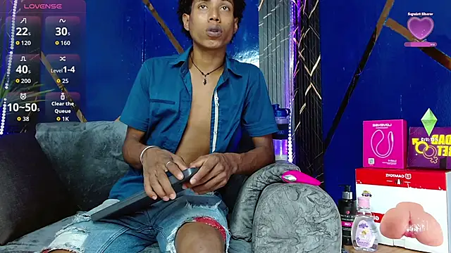 Snapshot of Walkers05 chatting on 04-11-26, 05:50 Walkers05 online show from 04-11-26, 05:50