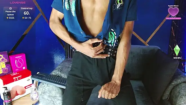 Snapshot of Walkers05 chatting on 04-16-26, 04:52 Walkers05 online show from 04-16-26, 04:52