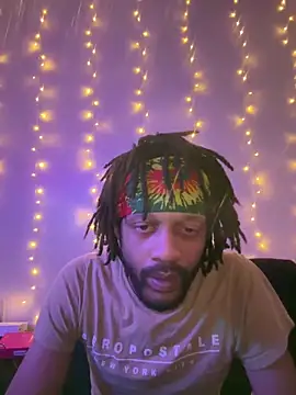 Snapshot of magic_man1085 chatting on 02-10-26, 06:28 magic man1085 online show from 02-10-26, 06:28