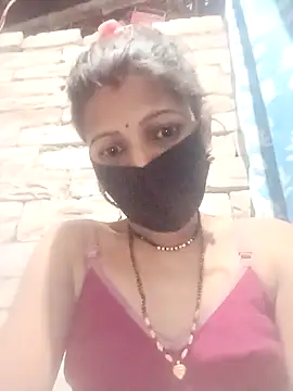 Snapshot of Divya-11431 chatting on 02-18-26, 03:52 Divya-11431 online show from 02-18-26, 03:52