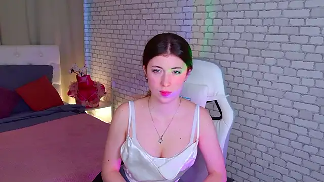 Snapshot of LunarDreamm chatting on 02-03-26, 12:43 LunarDreamm online show from 02-03-26, 12:43