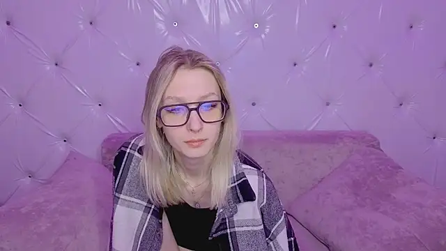 Snapshot of Akiro_Kim7 chatting on 02-24-26, 01:47 Akiro Kim7 online show from 02-24-26, 01:47