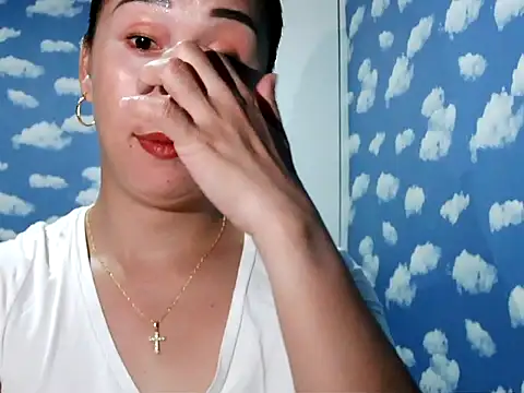 Snapshot of Kitty_Bear02 chatting on 02-01-26, 12:15 Kitty Bear02 online show from 02-01-26, 12:15