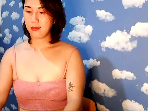 Snapshot of Kitty_Bear02 chatting on 02-11-26, 02:44 Kitty Bear02 online show from 02-11-26, 02:44