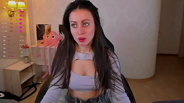 Snapshot of Eva_deep chatting on 02-13-26, 04:30 Eva deep online show from 02-13-26, 04:30