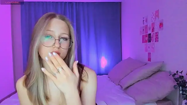 Vega Taylor online show from 02-26-26, 03:38