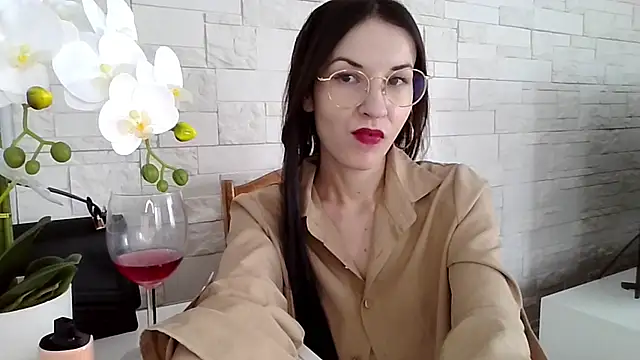 JuliaLovely online show from 04-10-26, 02:00