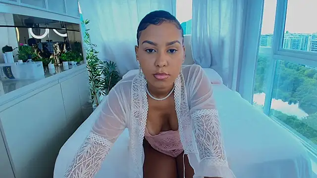 Snapshot of Susan_Backer chatting on 02-04-26, 11:38 Susan Backer online show from 02-04-26, 11:38