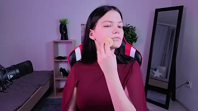 Snapshot of Maria_trend chatting on 02-18-26, 04:58 Maria trend online show from 02-18-26, 04:58